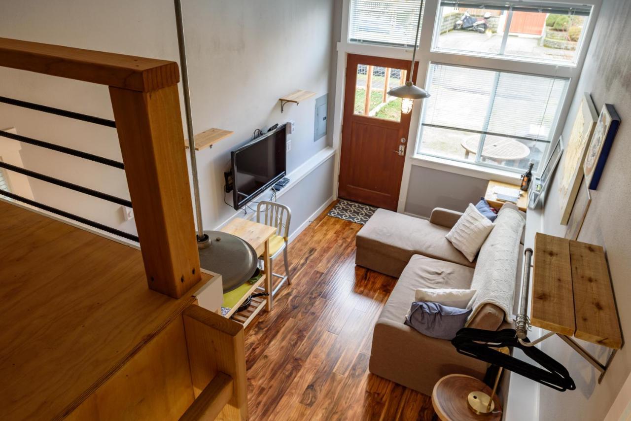 Tiny House By Kabino Mini Modern Tiny Home Heart Of Green Lake Pet Friendly Wifi Loft Up Ladder Plus Sleeper Sofa Seattle Bagian luar foto